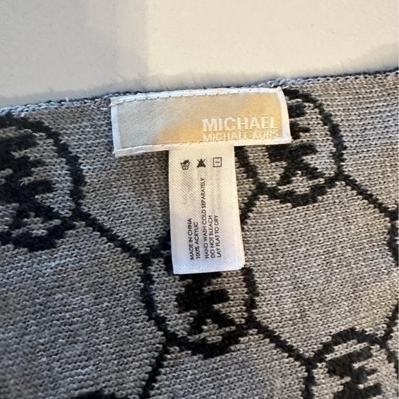 NWOT Michael Kors Scarf - Picture 4 of 4